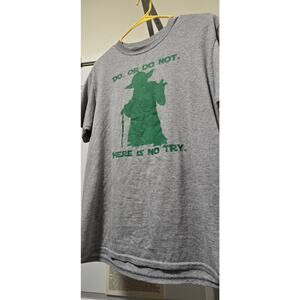 Star Wars May The Force Yoda T-Shirt Sci Fi Graphic Color Green Gray